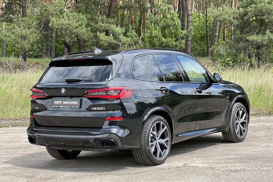 Продам BMW X5 M 50i 2022 года в Киеве