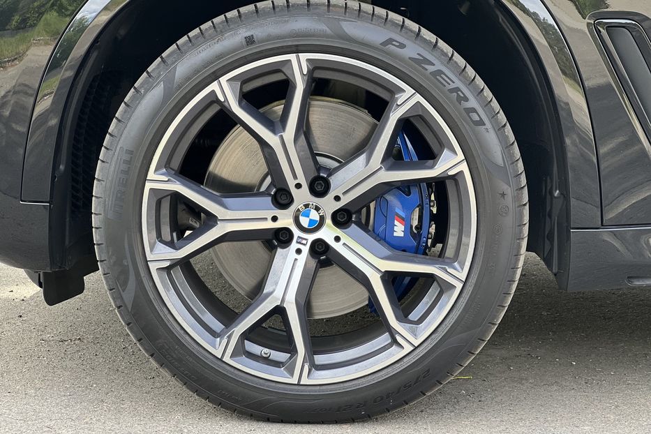 Продам BMW X5 M 50i 2022 года в Киеве