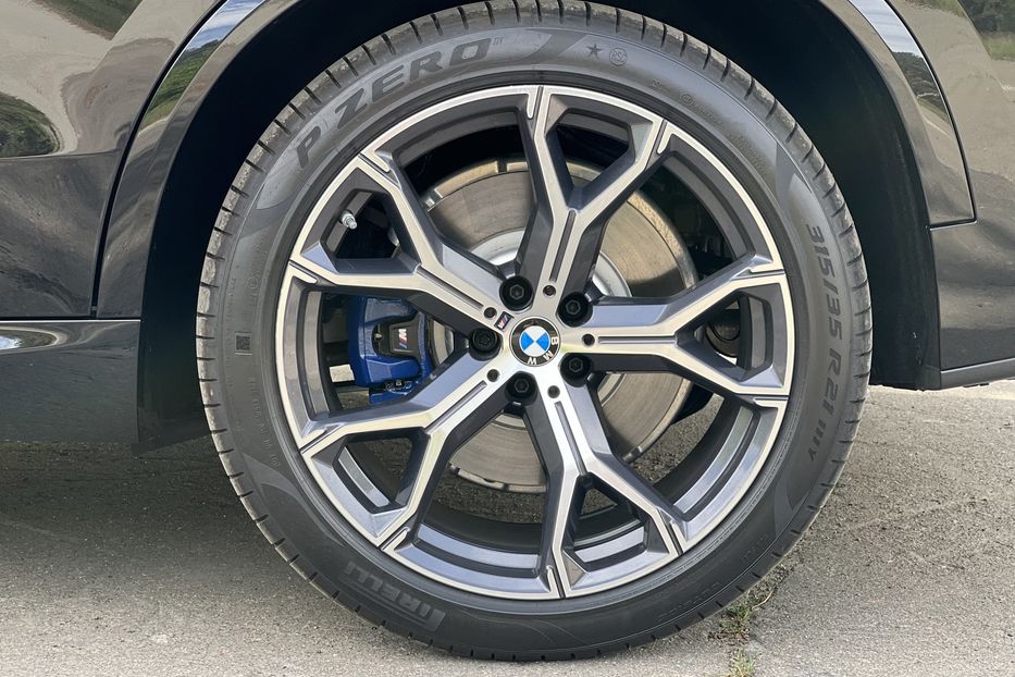 Продам BMW X5 M 50i 2022 года в Киеве