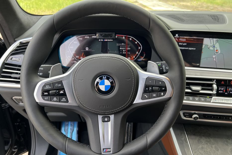 Продам BMW X5 M 50i 2022 года в Киеве