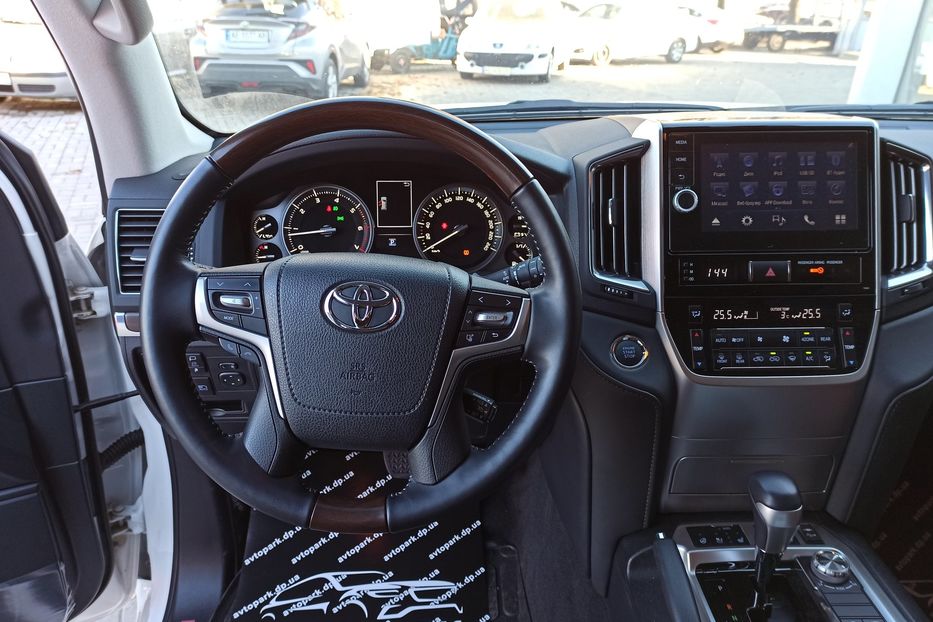 Продам Toyota Land Cruiser 200 2020 года в Днепре