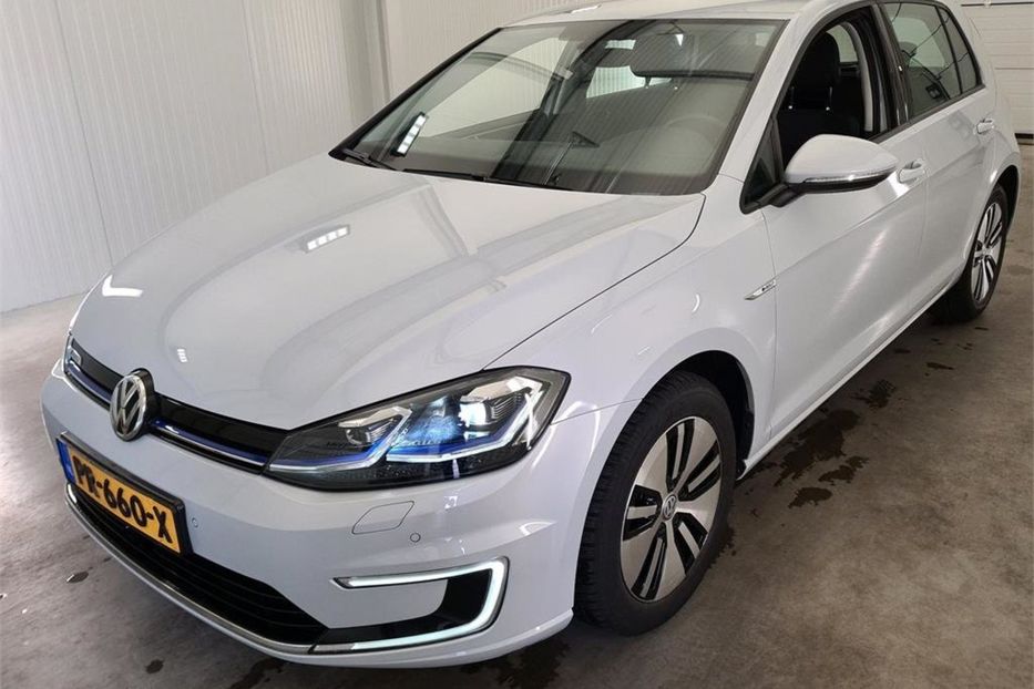 Продам Volkswagen e-Golf 36kw На Заряді 300км+ 2018 года в Львове