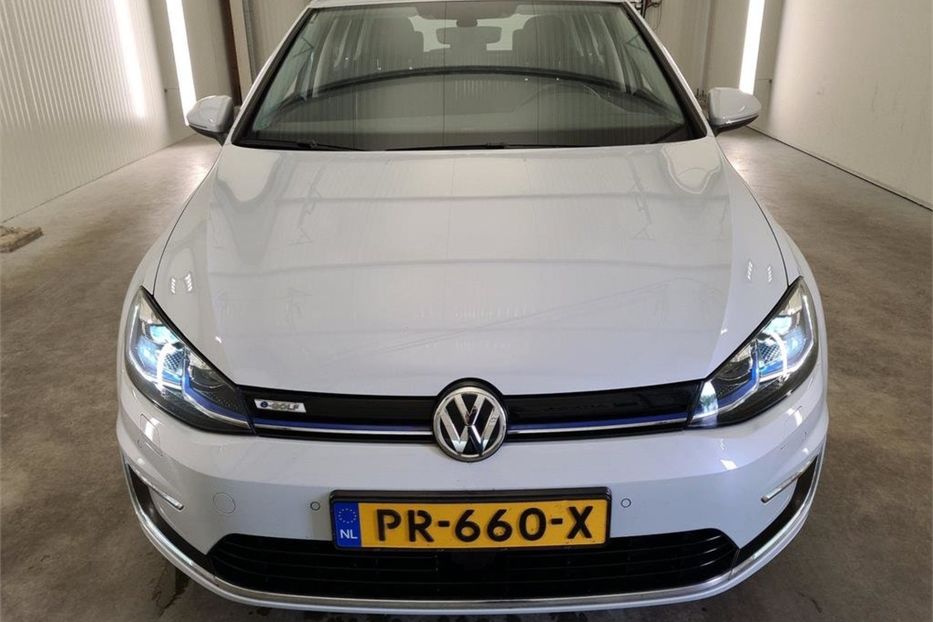 Продам Volkswagen e-Golf 36kw На Заряді 300км+ 2018 года в Львове