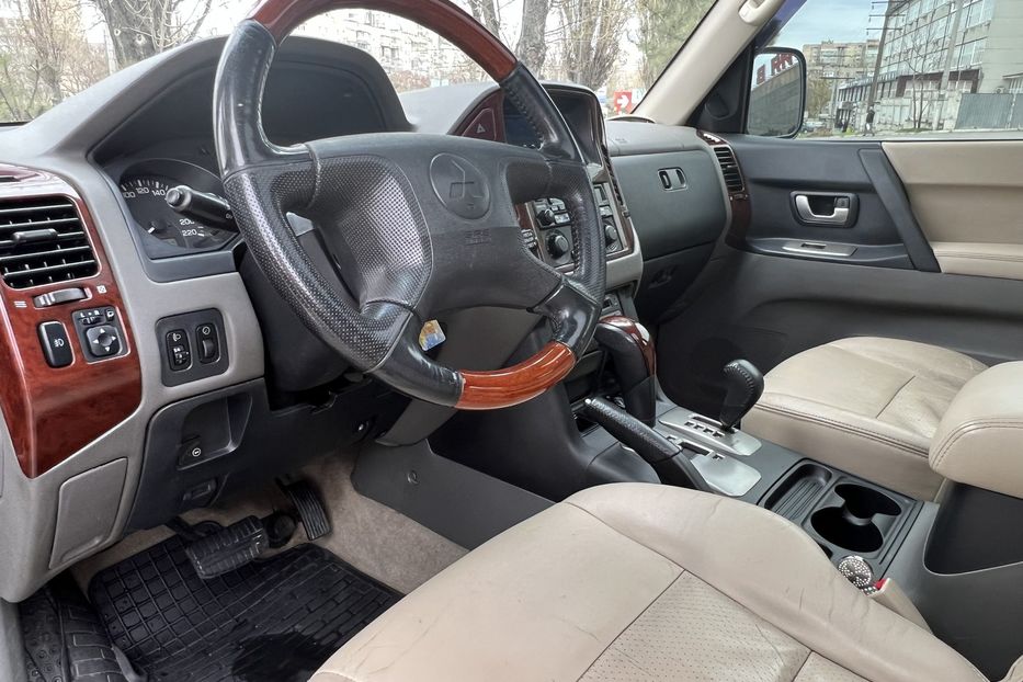 Продам Mitsubishi Pajero 2006 года в Одессе