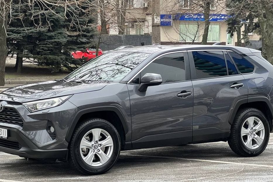 Продам Toyota Rav 4 2021 года в Днепре