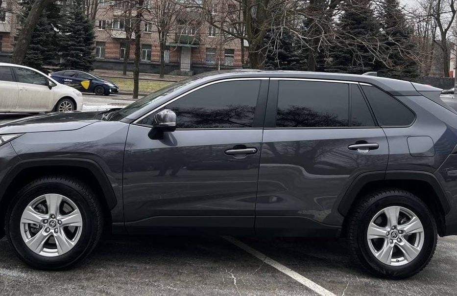 Продам Toyota Rav 4 2021 года в Днепре