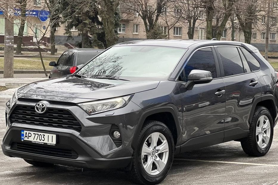 Продам Toyota Rav 4 2021 года в Днепре