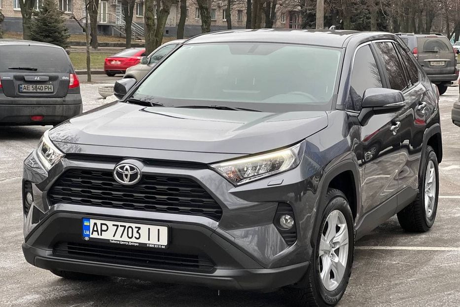 Продам Toyota Rav 4 2021 года в Днепре