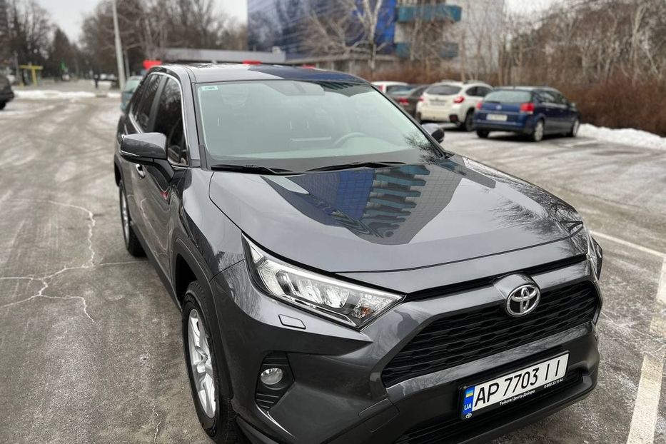 Продам Toyota Rav 4 2021 года в Днепре