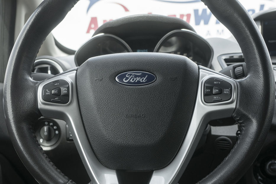 Продам Ford Fiesta SE+ 2016 года в Черновцах