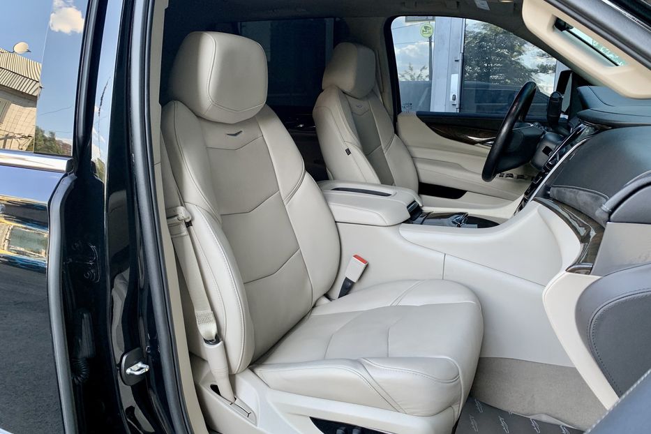 Продам Cadillac Escalade Luxury Long 2018 года в Киеве