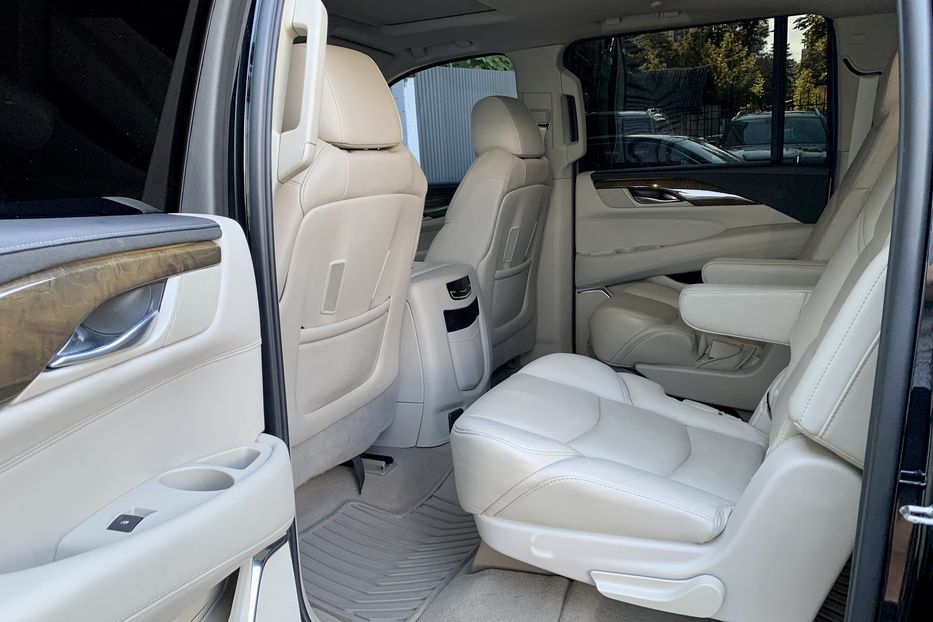 Продам Cadillac Escalade Luxury Long 2018 года в Киеве