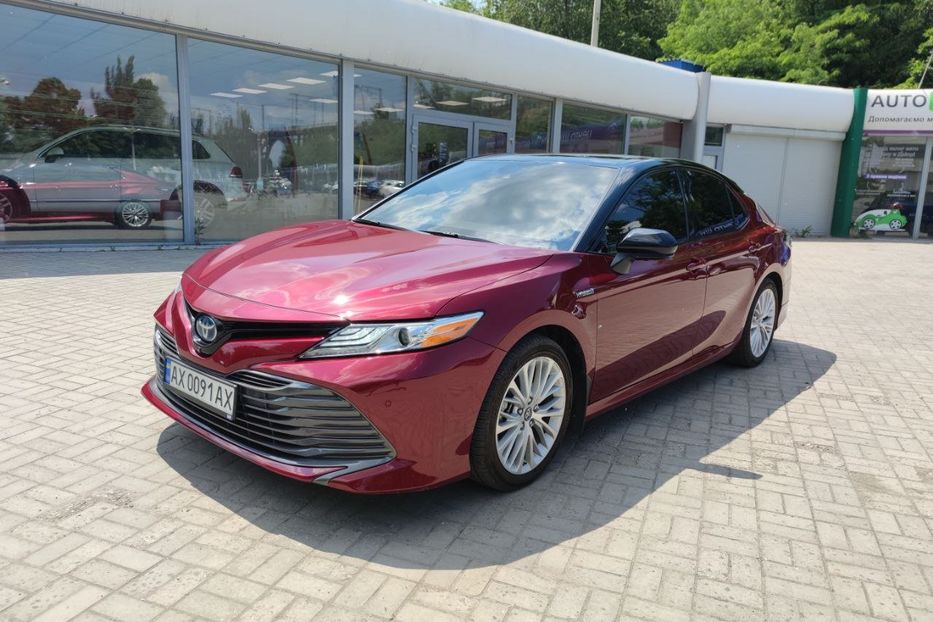 Продам Toyota Camry Hibrid XLE 2019 года в Днепре