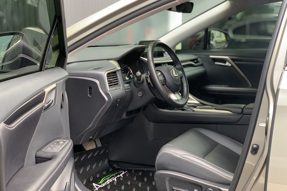 Продам Lexus RX 300 Official  2020 года в Киеве