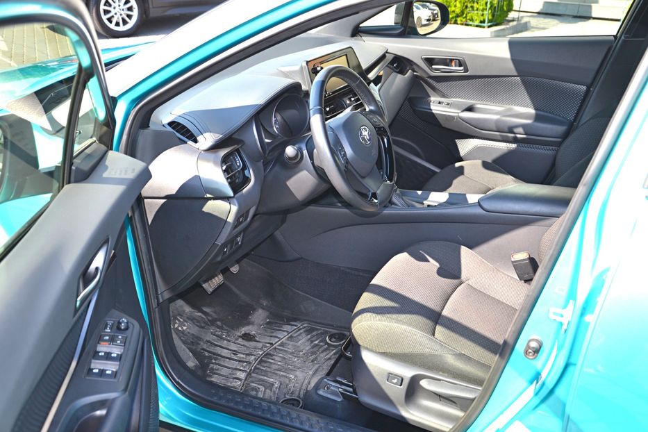 Продам Toyota C-HR FWD 2018 года в Хмельницком