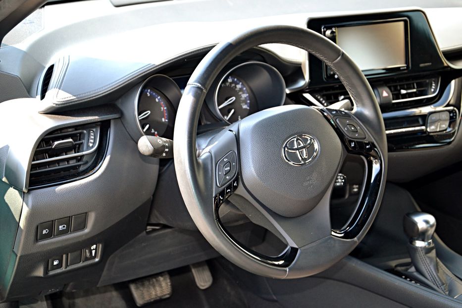 Продам Toyota C-HR FWD 2018 года в Хмельницком