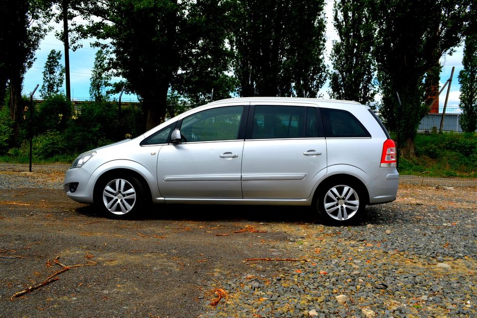 Продам Opel Zafira Cosmo 2011 года в Хмельницком