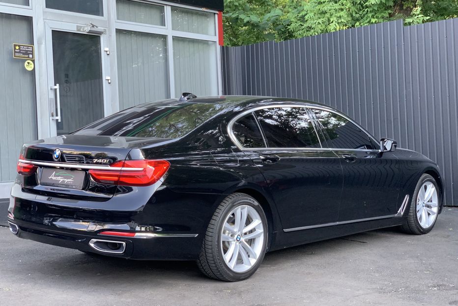 Продам BMW 740 Long 2018 года в Киеве