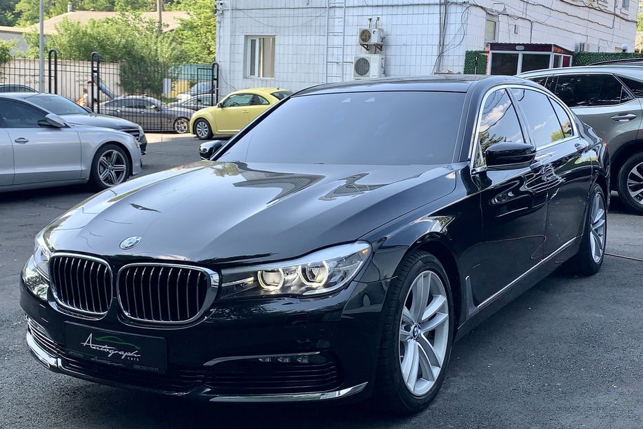 Продам BMW 740 Long 2018 года в Киеве