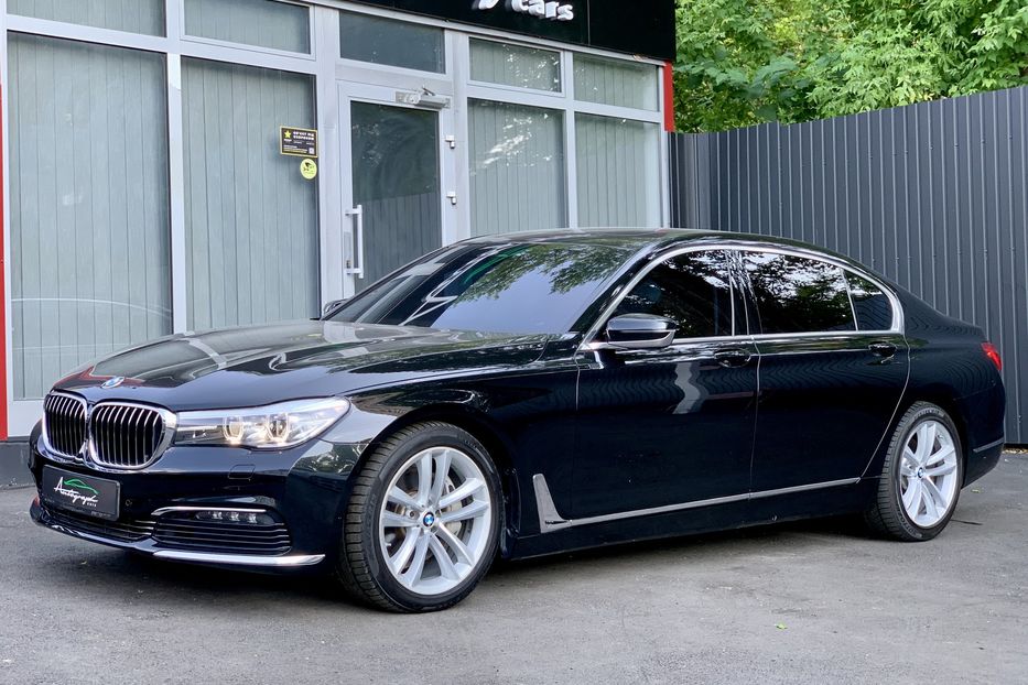 Продам BMW 740 Long 2018 года в Киеве