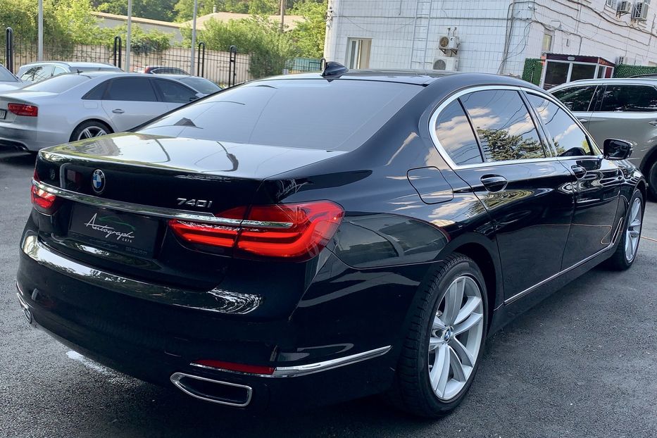 Продам BMW 740 Long 2018 года в Киеве