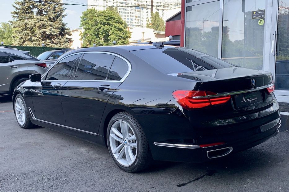 Продам BMW 740 Long 2018 года в Киеве