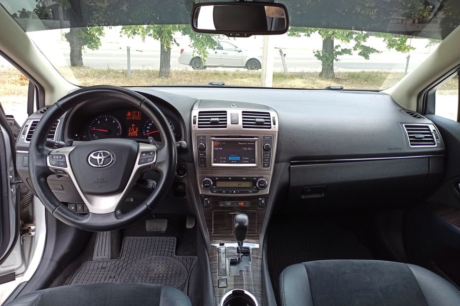 Продам Toyota Avensis 2013 года в Днепре