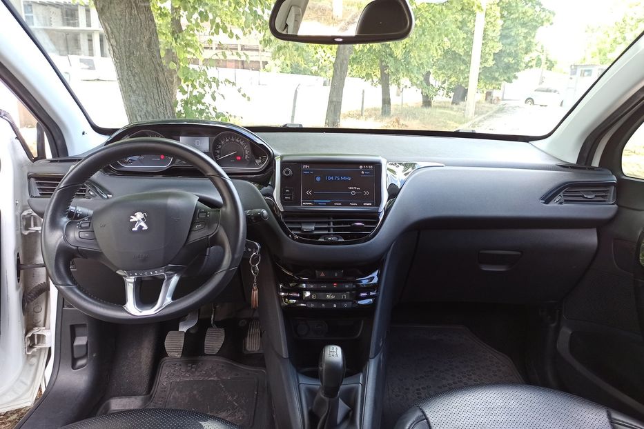 Продам Peugeot 208 2017 года в Днепре