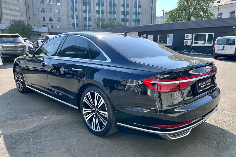 Продам Audi A8 2018 года в Киеве