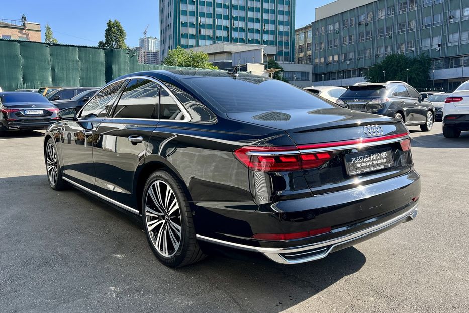 Продам Audi A8 2018 года в Киеве