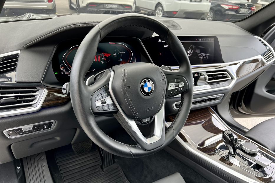 Продам BMW X5 XDRIVE40I 2019 года в Киеве