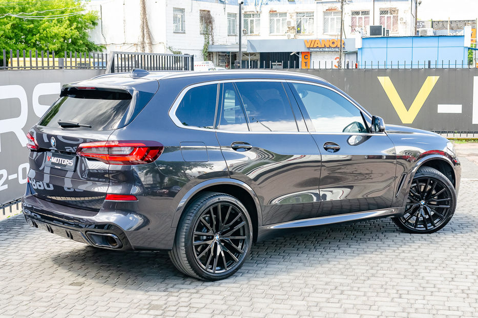 Продам BMW X5 40i XDrive 2020 года в Киеве