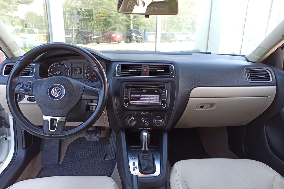 Продам Volkswagen Jetta SE 2012 года в Днепре