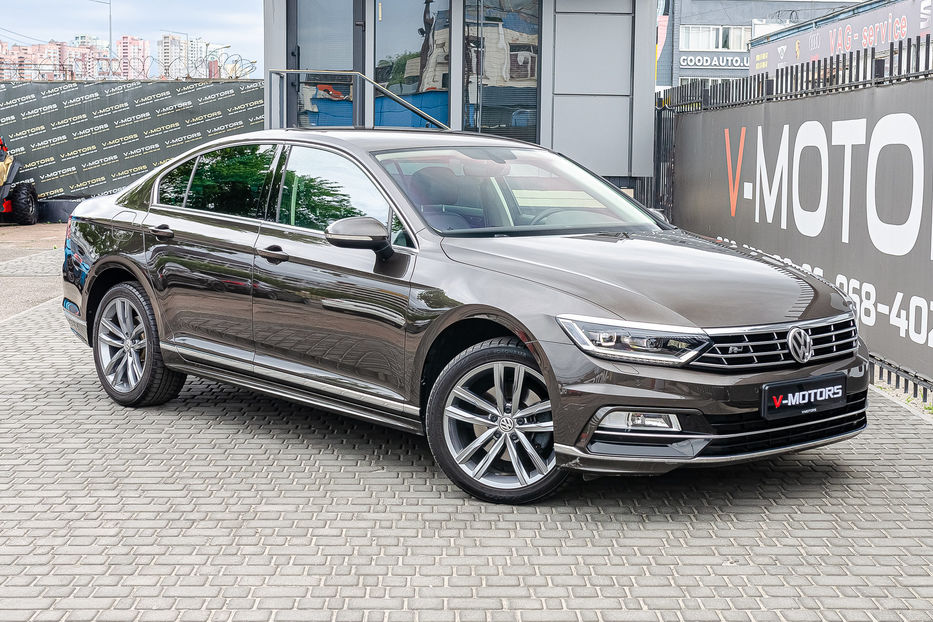 Продам Volkswagen Passat B8 2.0TDI R-Line 2016 года в Киеве