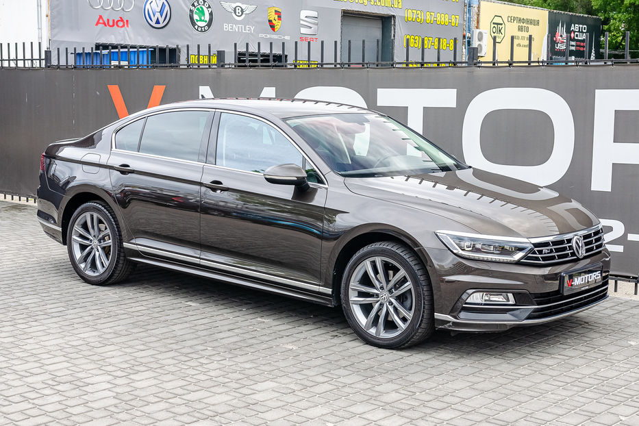 Продам Volkswagen Passat B8 2.0TDI R-Line 2016 года в Киеве