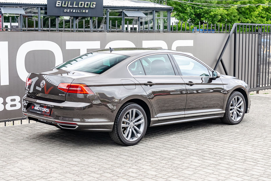 Продам Volkswagen Passat B8 2.0TDI R-Line 2016 года в Киеве