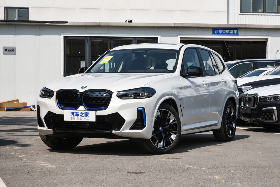 Продам BMW iX3 2022 года в Черновцах