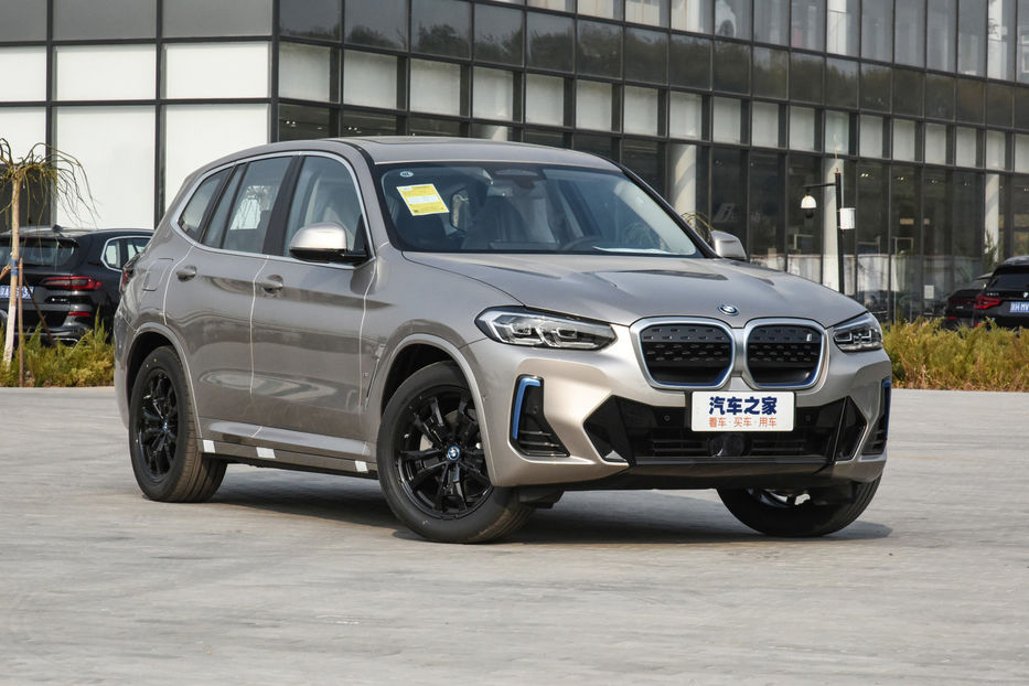 Продам BMW I3 iX3 2022 года в Черновцах