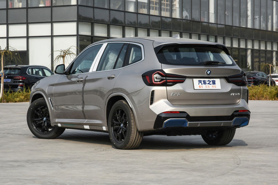 Продам BMW I3 iX3 2022 года в Черновцах