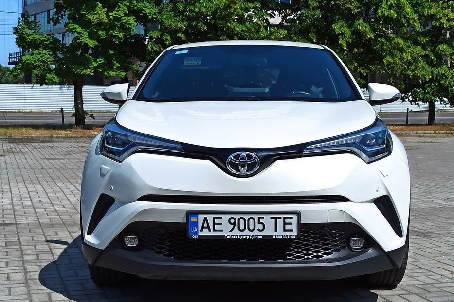 Продам Toyota C-HR Premium 2017 года в Днепре