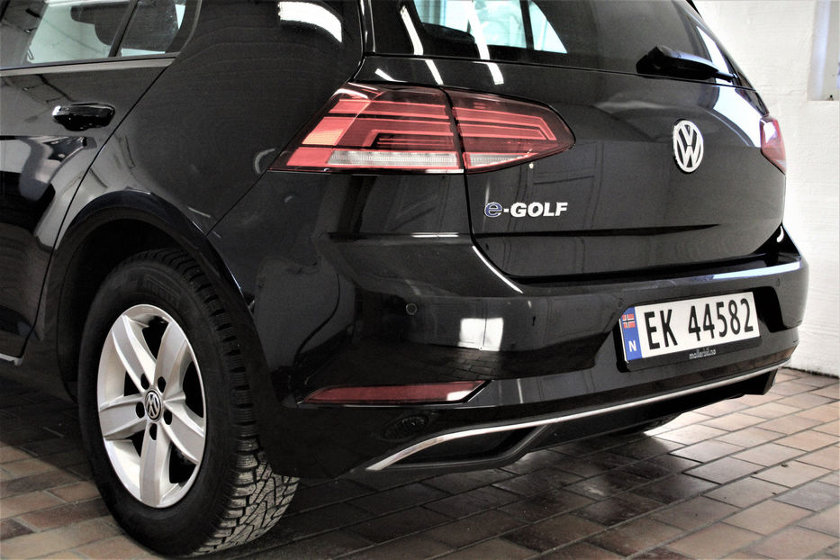 Продам Volkswagen e-Golf 36 kWh 2017 года в Виннице