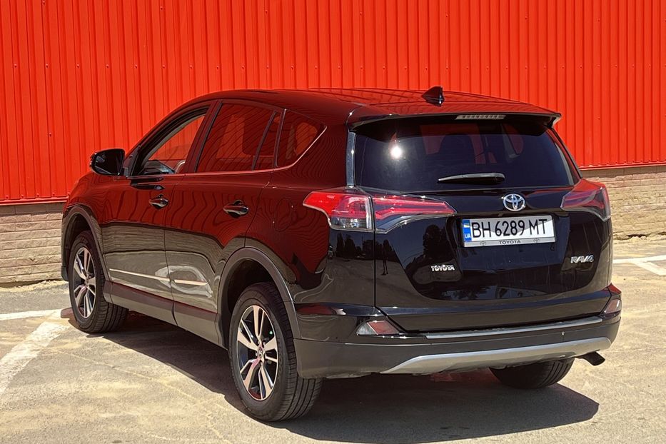 Продам Toyota Rav 4 2017 года в Одессе