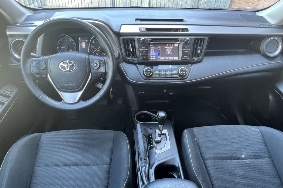 Продам Toyota Rav 4 2017 года в Одессе