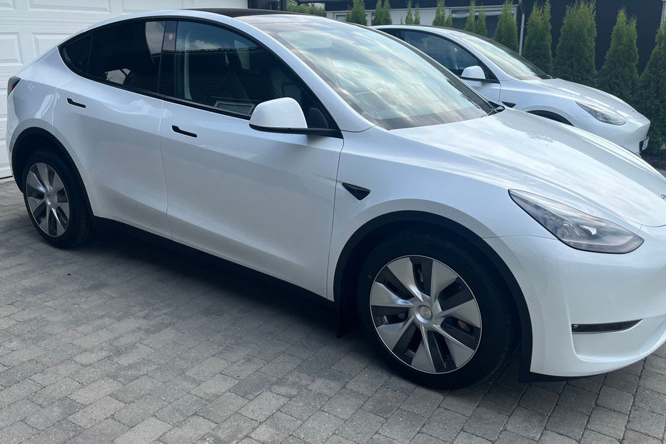 Продам Tesla Model Y Long Range AWD 2021 года в Виннице