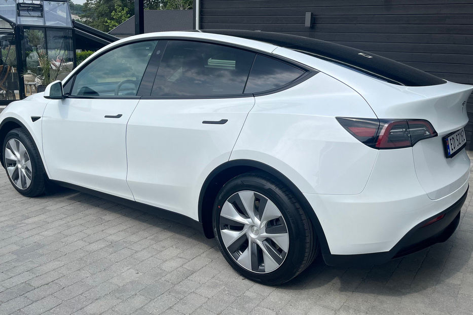 Продам Tesla Model Y Long Range AWD 2021 года в Виннице