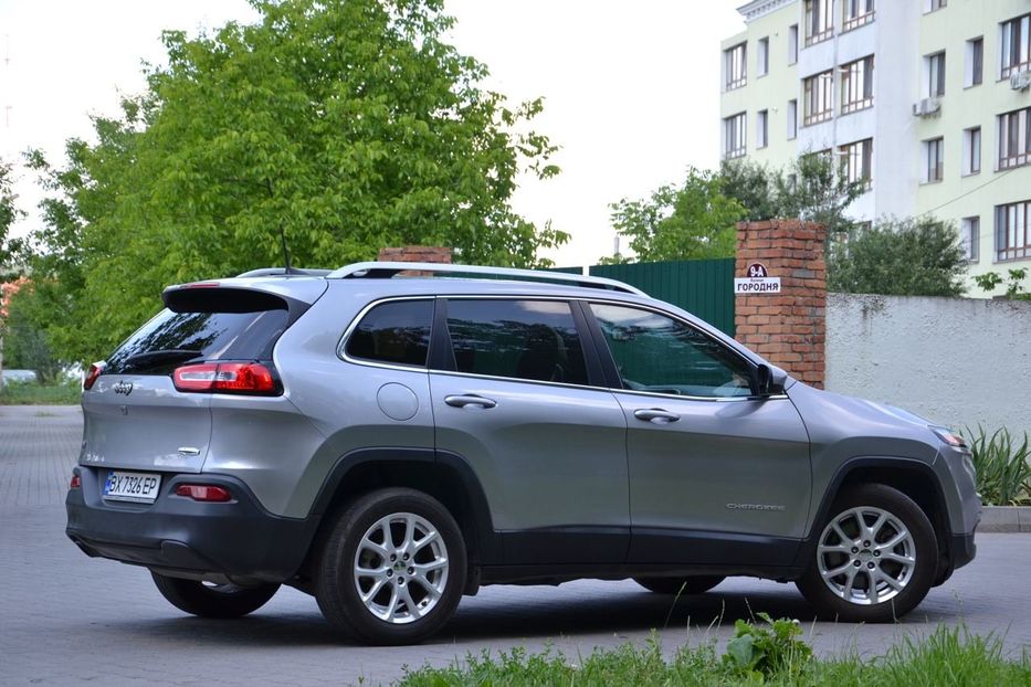 Продам Jeep Cherokee Latitude 2016 года в Хмельницком