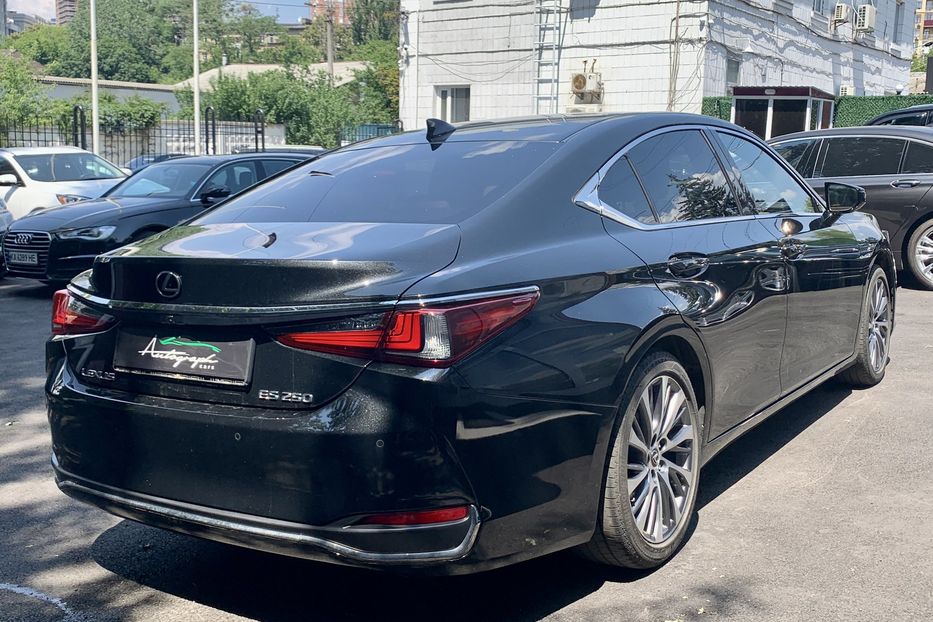 Продам Lexus ES 250 2020 года в Киеве