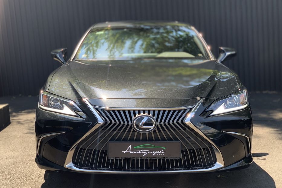 Продам Lexus ES 250 2020 года в Киеве