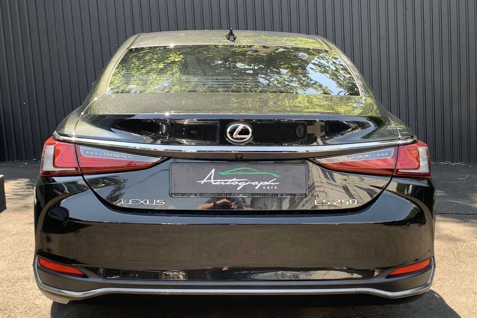 Продам Lexus ES 250 2020 года в Киеве