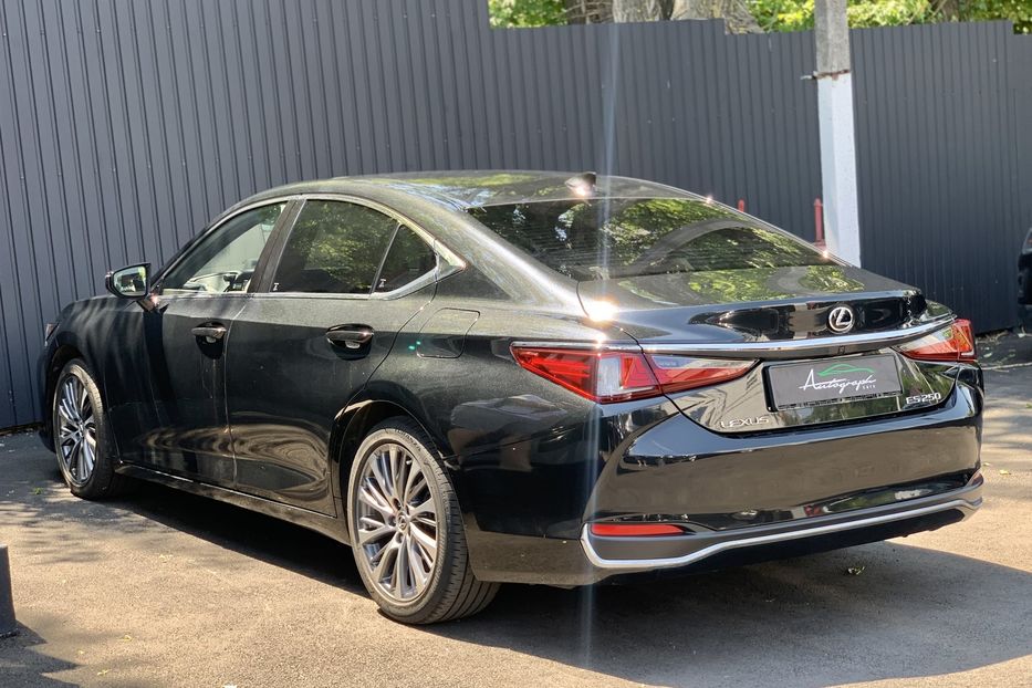 Продам Lexus ES 250 2020 года в Киеве